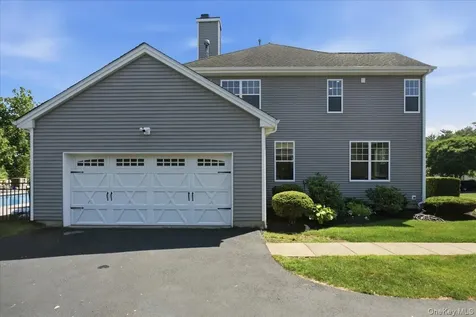 236 Buttonwood Way Hopewell Junction NY 12533