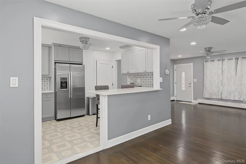 46 Oakland Avenue Central Islip NY 11722