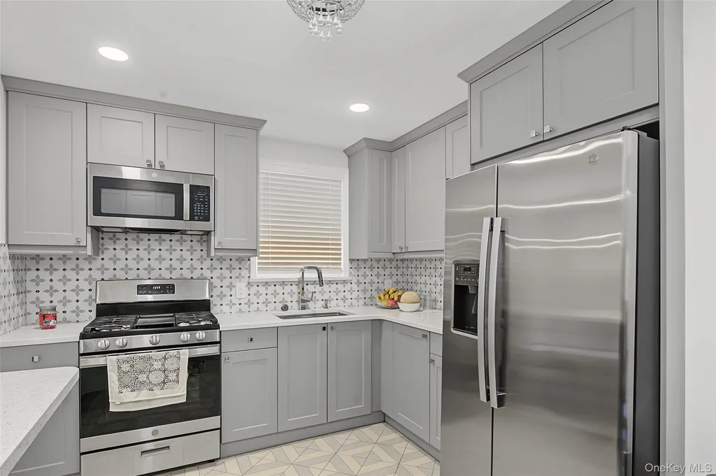 46 Oakland Avenue Central Islip NY 11722