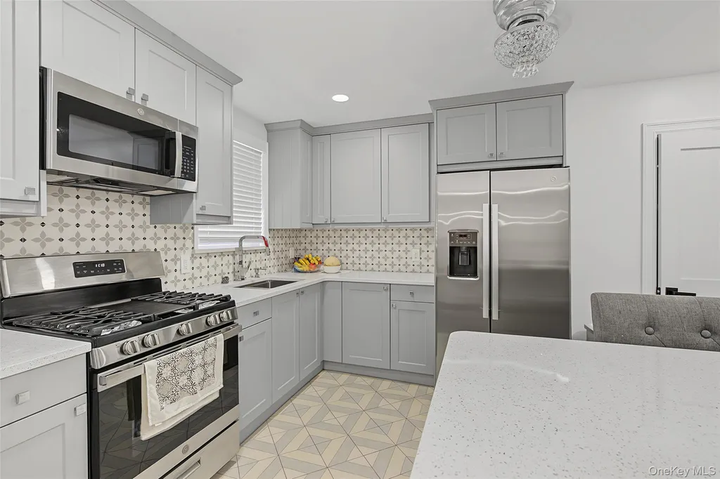 46 Oakland Avenue Central Islip NY 11722