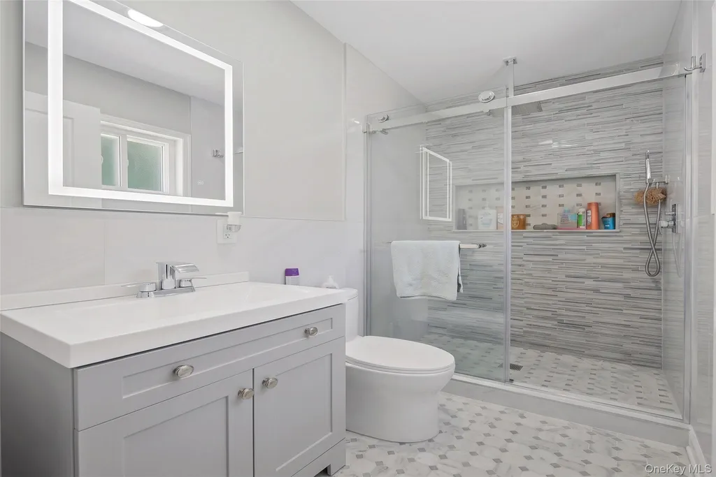 46 Oakland Avenue Central Islip NY 11722