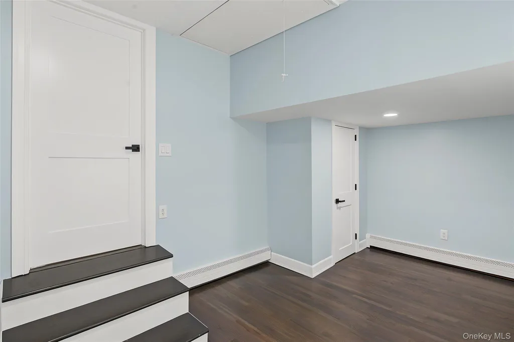 46 Oakland Avenue Central Islip NY 11722