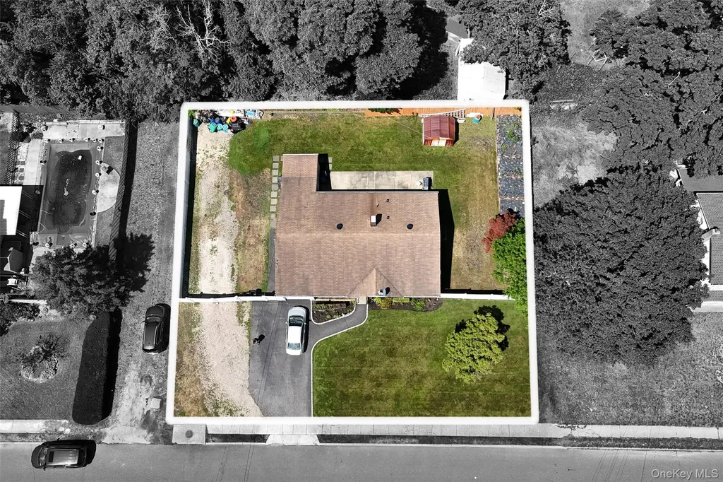 46 Oakland Avenue Central Islip NY 11722