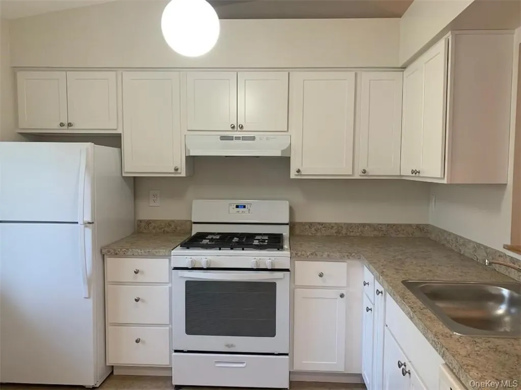 85 N Middletown Road Nanuet NY 10954