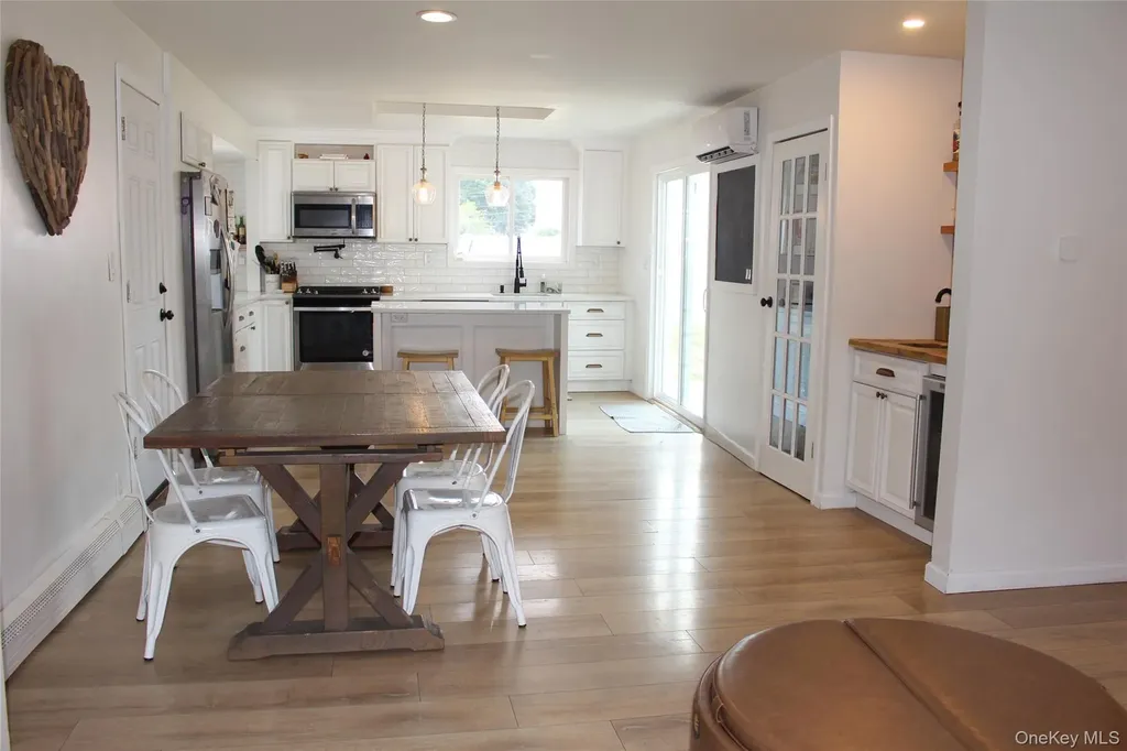 12 Carol Drive Lake Ronkonkoma NY 11779