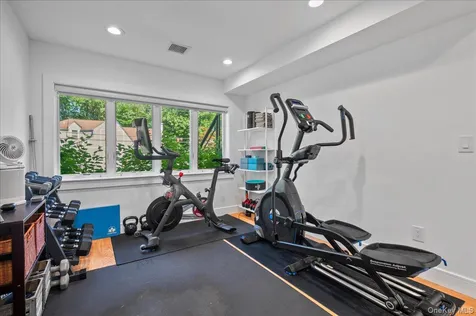 25 Shadow Lane Larchmont NY 10538