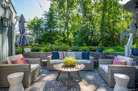 25 Shadow Lane Larchmont NY 10538