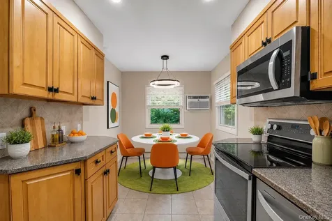 17 Fresno Drive Plainview NY 11803