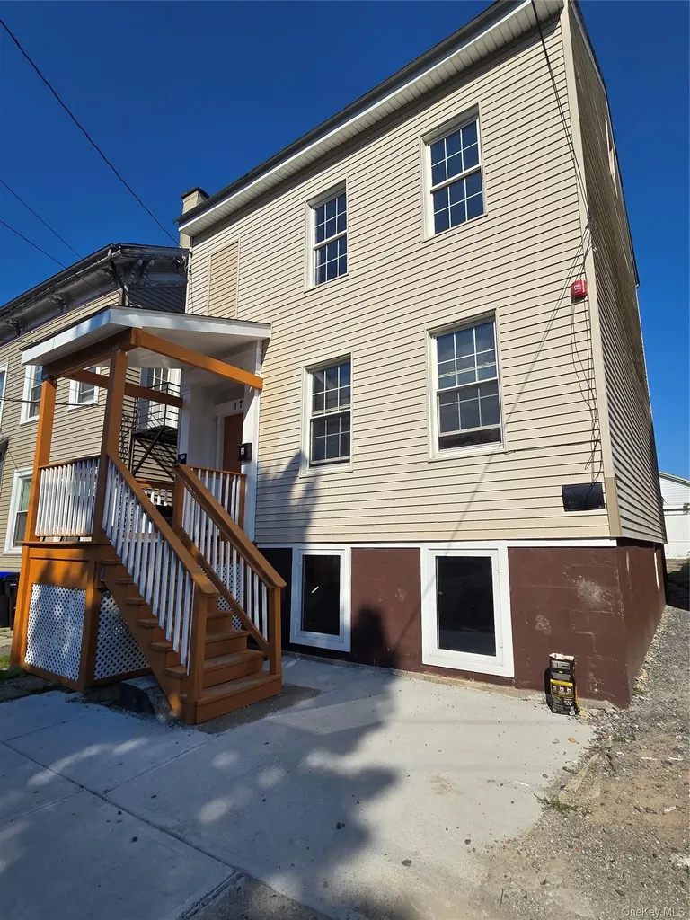 17 Conklin Street Poughkeepsie NY 12601