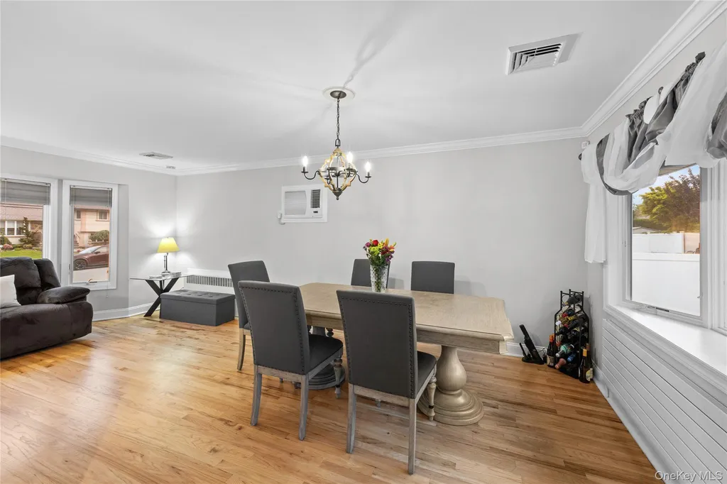 27 Nottinghill Drive Massapequa NY 11758