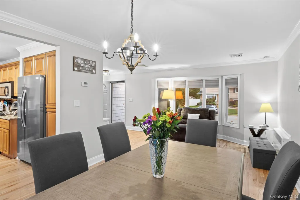 27 Nottinghill Drive Massapequa NY 11758