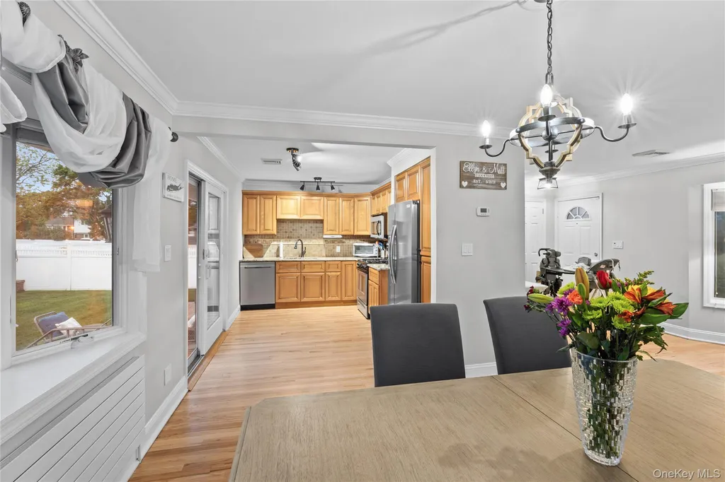 27 Nottinghill Drive Massapequa NY 11758