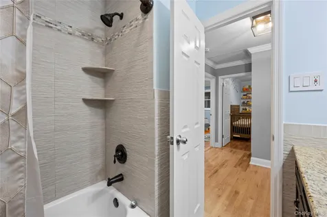 27 Nottinghill Drive Massapequa NY 11758