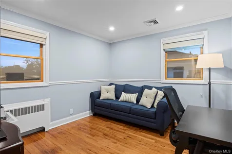 27 Nottinghill Drive Massapequa NY 11758