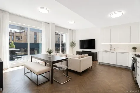 1414 W 4th Street