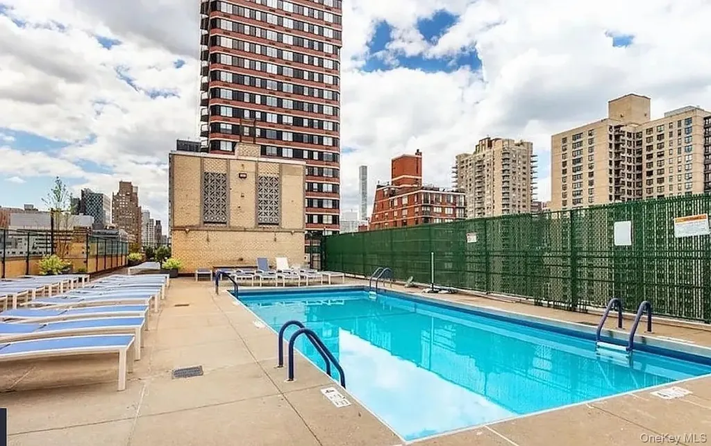 370 E 76th Street New York (manhattan) NY 10021