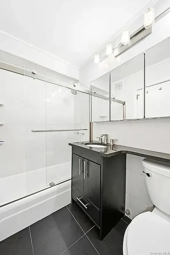 370 E 76th Street New York (manhattan) NY 10021