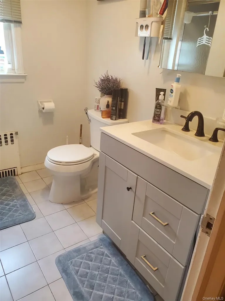 61 Gateway Rockville Centre NY 11570