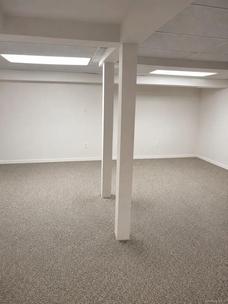 61 Gateway Rockville Centre NY 11570