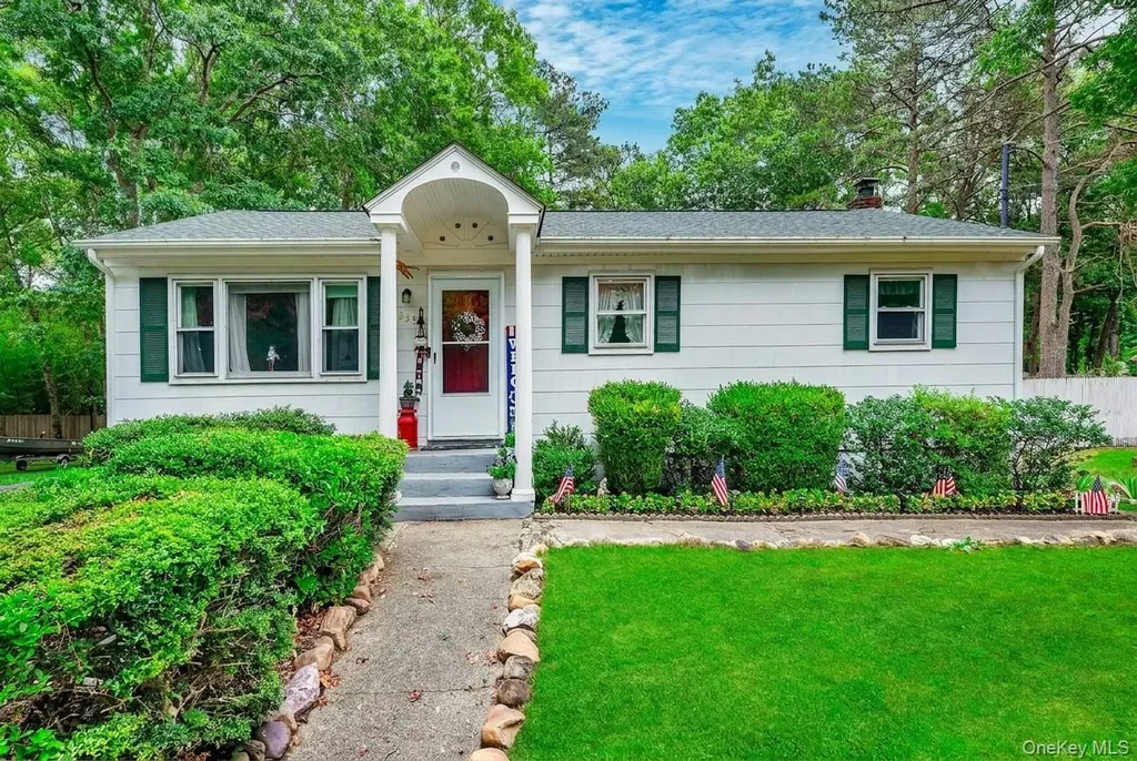 235 Highview Drive Calverton NY 11933