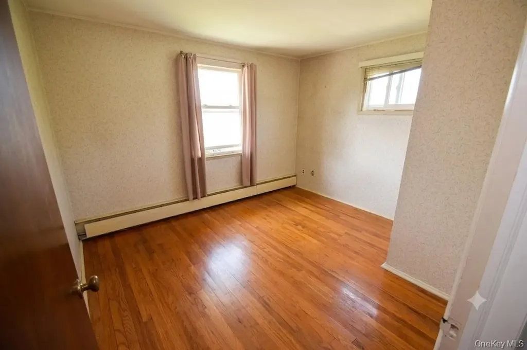 333 N Albany Avenue Massapequa NY 11758