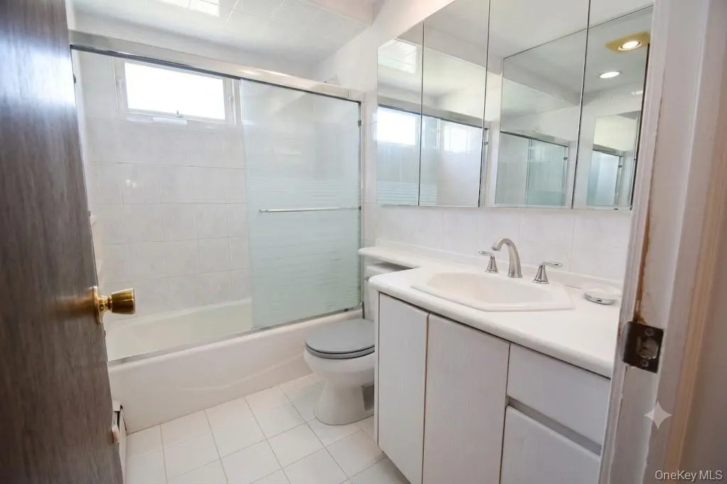 333 N Albany Avenue Massapequa NY 11758