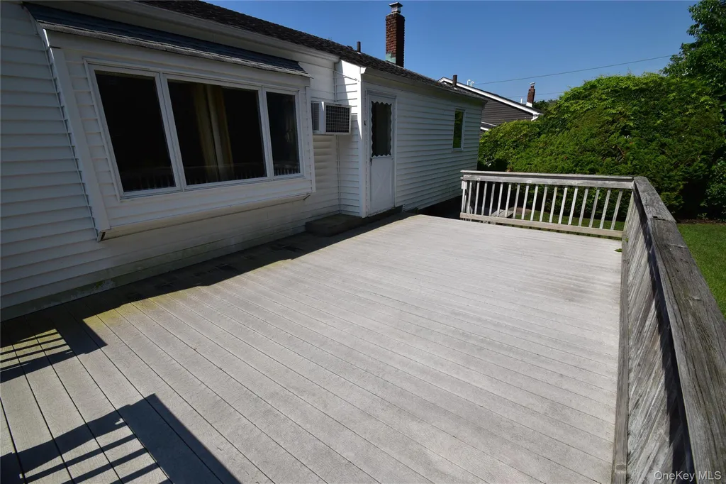 333 N Albany Avenue Massapequa NY 11758