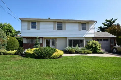 333 N Albany Avenue Massapequa NY 11758