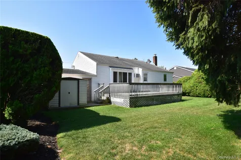 333 N Albany Avenue Massapequa NY 11758