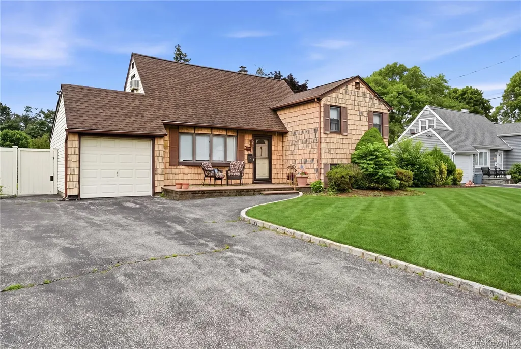 1440 Lincoln Boulevard Bay Shore NY 11706