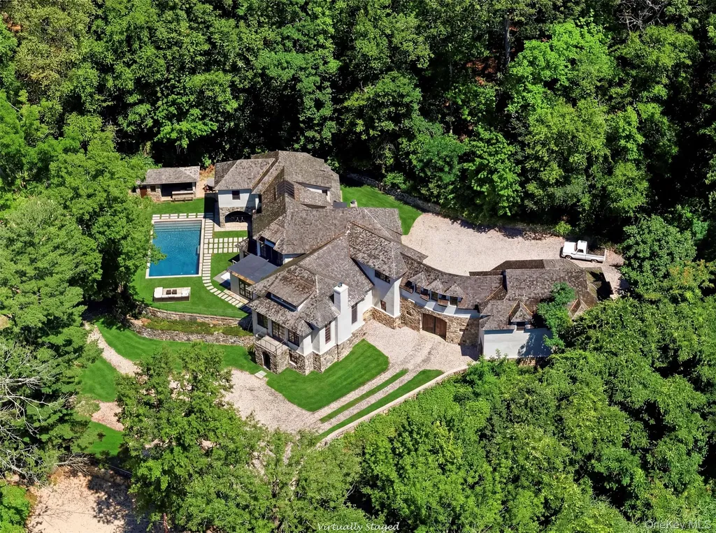 36 Spring Street Cold Spring Harbor NY 11724