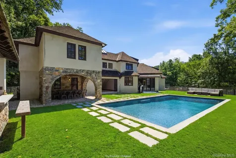 36 Spring Street Cold Spring Harbor NY 11724