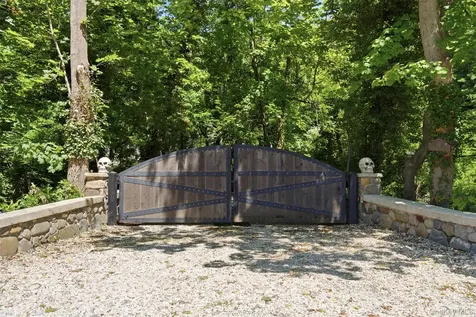 36 Spring Street Cold Spring Harbor NY 11724