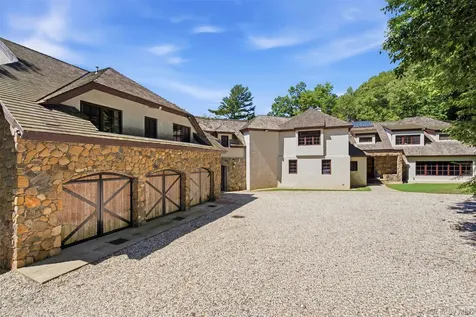 36 Spring Street Cold Spring Harbor NY 11724