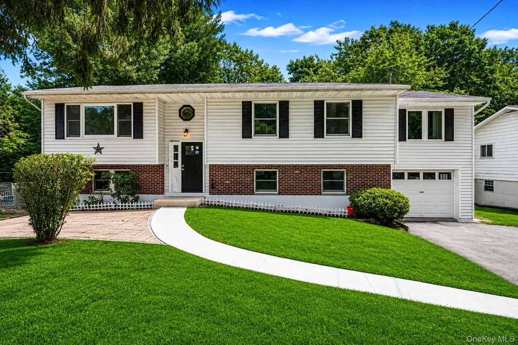 94 Crestwood Boulevard Poughkeepsie NY 12603