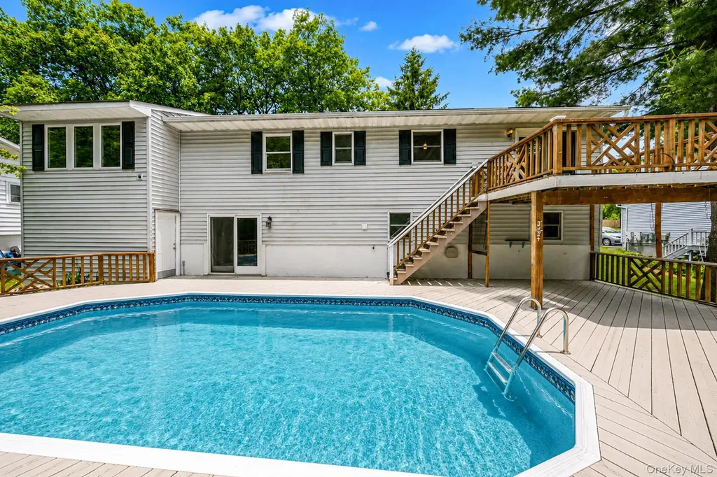 94 Crestwood Boulevard Poughkeepsie NY 12603