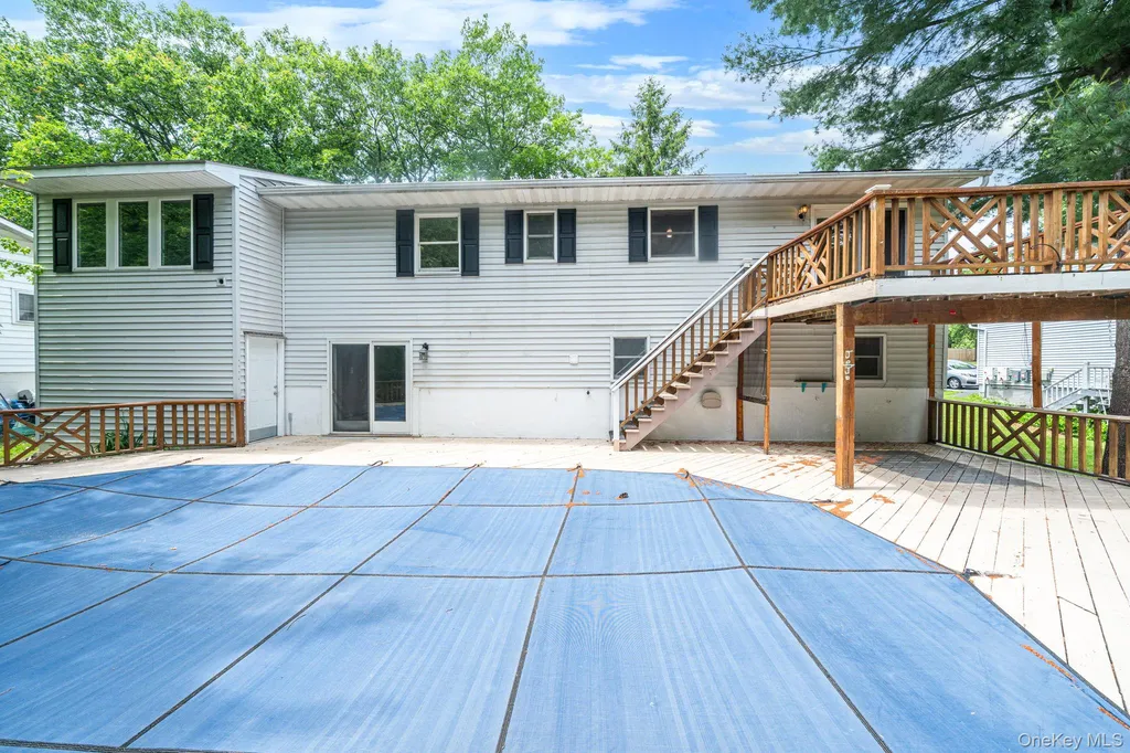 94 Crestwood Boulevard Poughkeepsie NY 12603