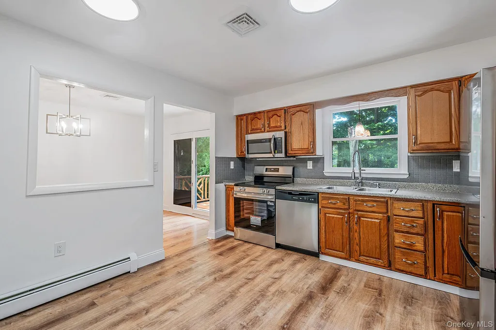 94 Crestwood Boulevard Poughkeepsie NY 12603