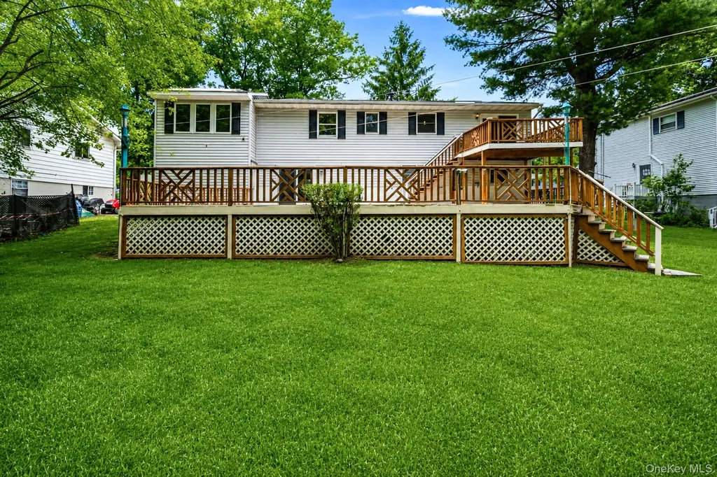 94 Crestwood Boulevard Poughkeepsie NY 12603