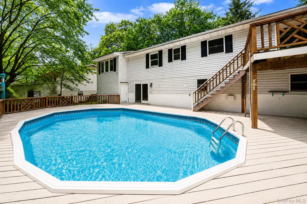 94 Crestwood Boulevard Poughkeepsie NY 12603