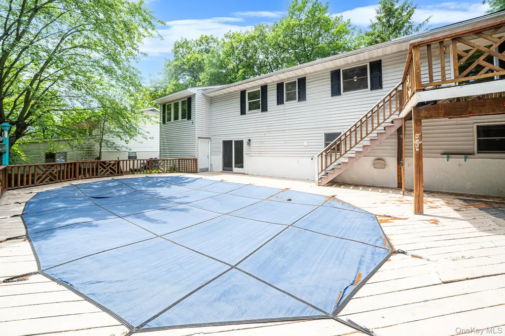 94 Crestwood Boulevard Poughkeepsie NY 12603