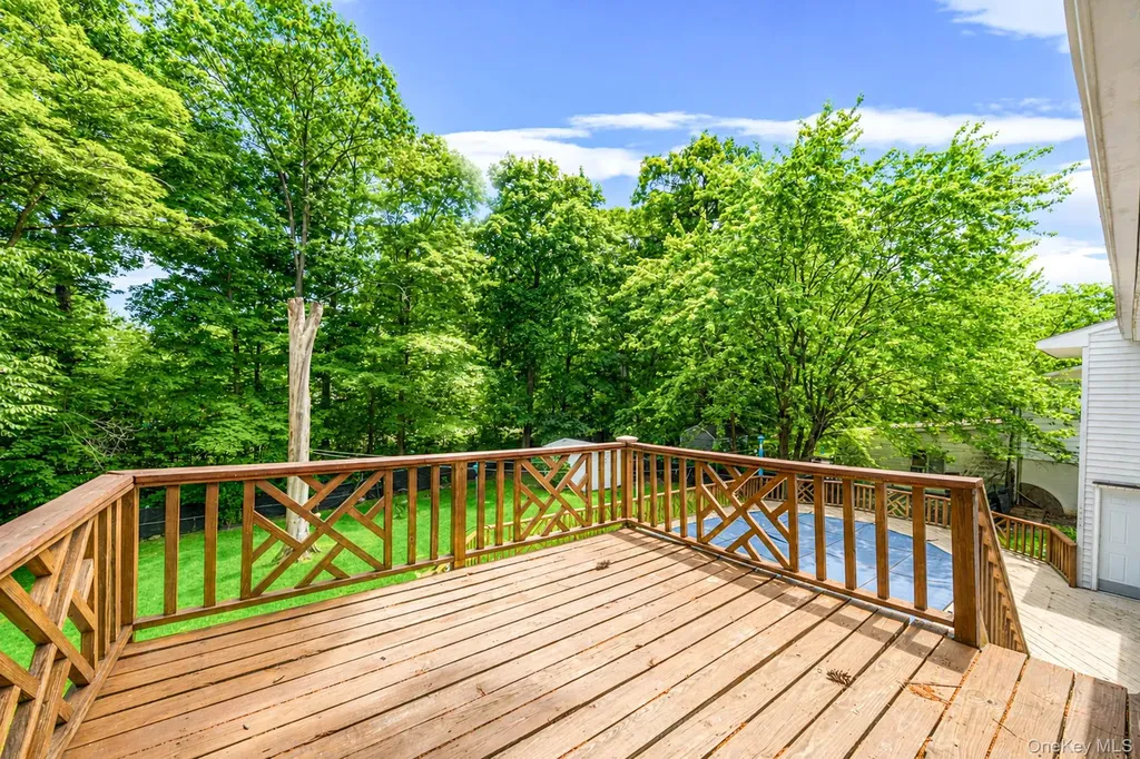 94 Crestwood Boulevard Poughkeepsie NY 12603