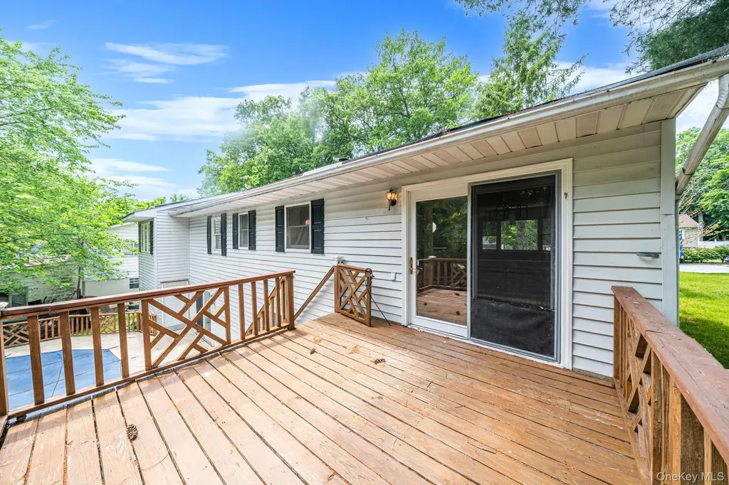 94 Crestwood Boulevard Poughkeepsie NY 12603