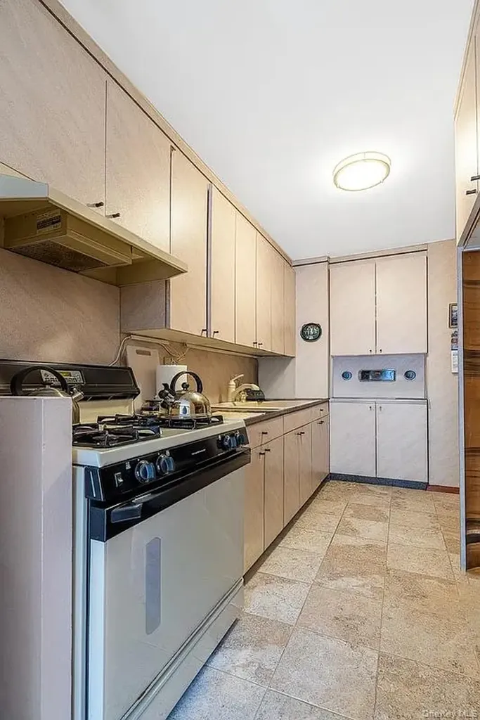 2925 W 5th Street Brooklyn NY 11224
