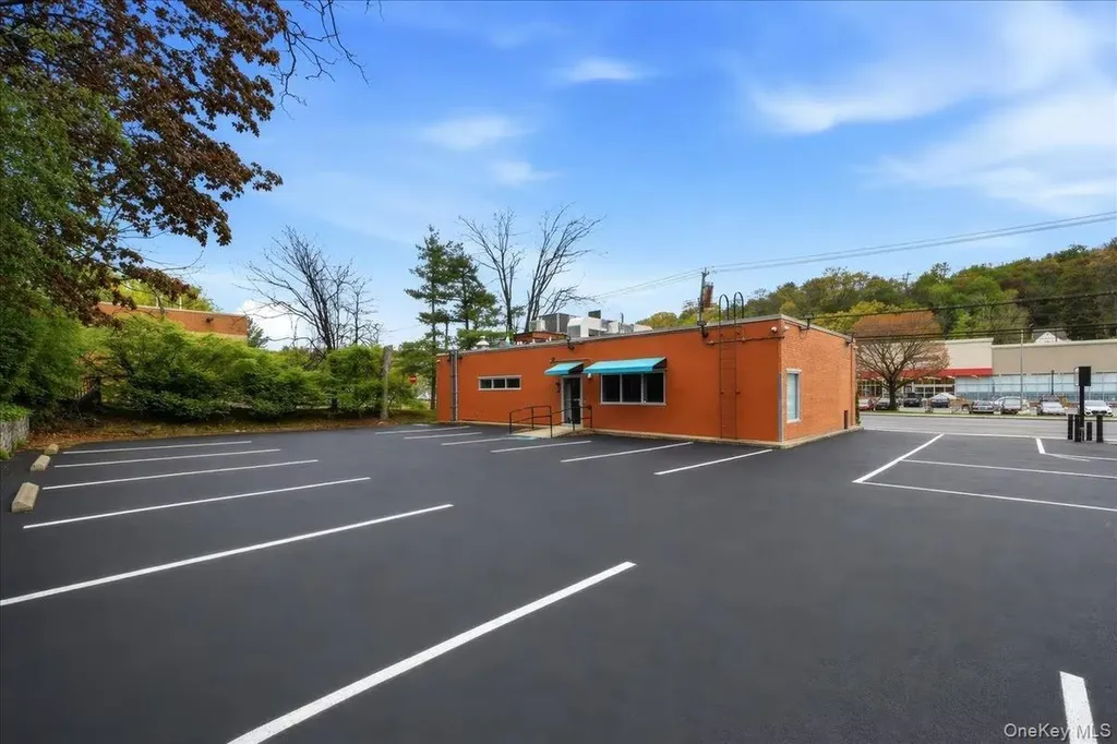 860 Central Park Avenue Scarsdale NY 10583