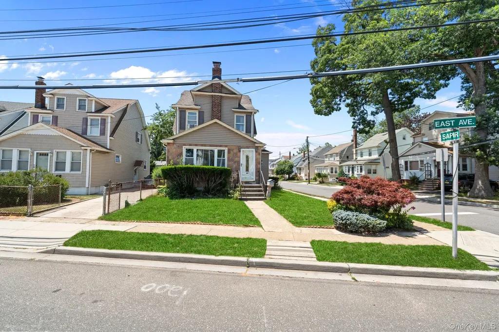 40 East Avenue Valley Stream NY 11580