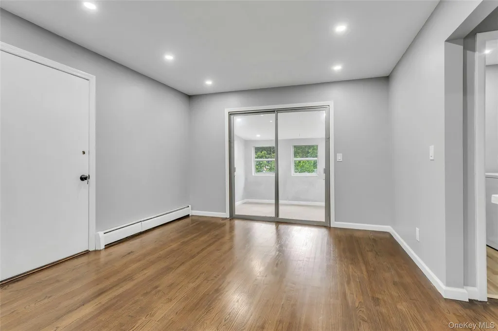 26 Woodland Street Ronkonkoma NY 11779