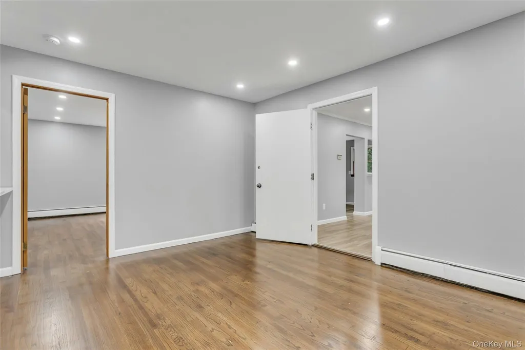 26 Woodland Street Ronkonkoma NY 11779