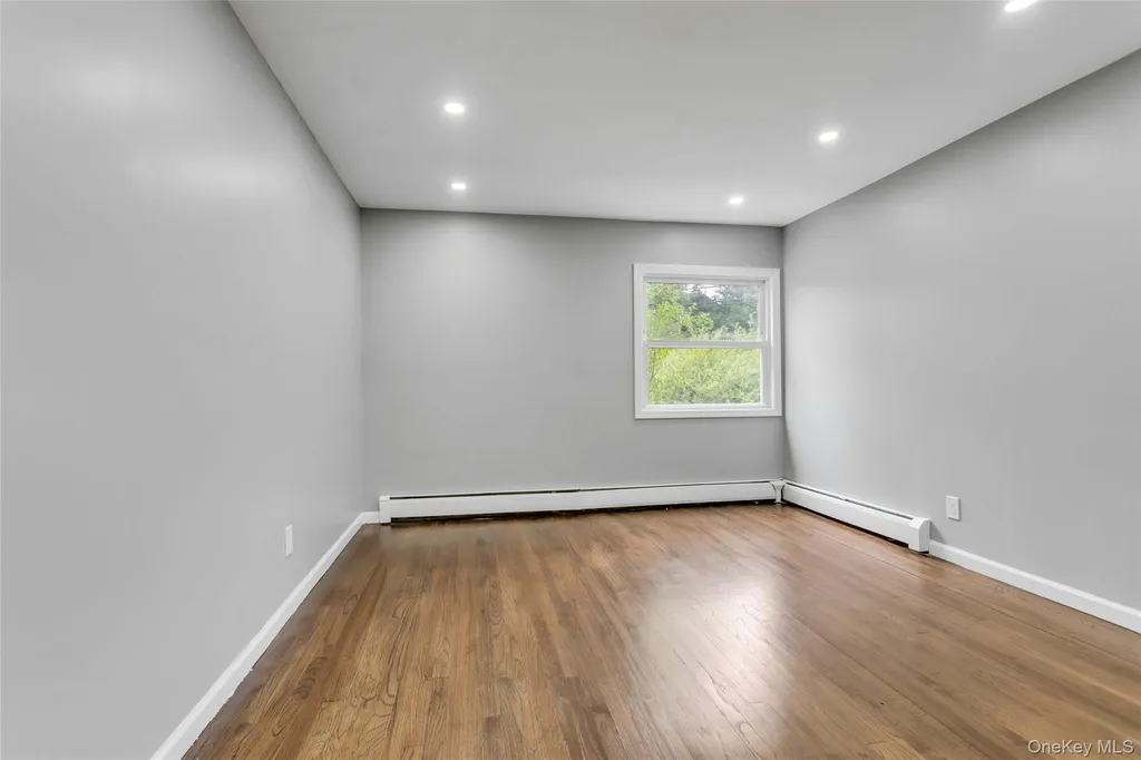 26 Woodland Street Ronkonkoma NY 11779
