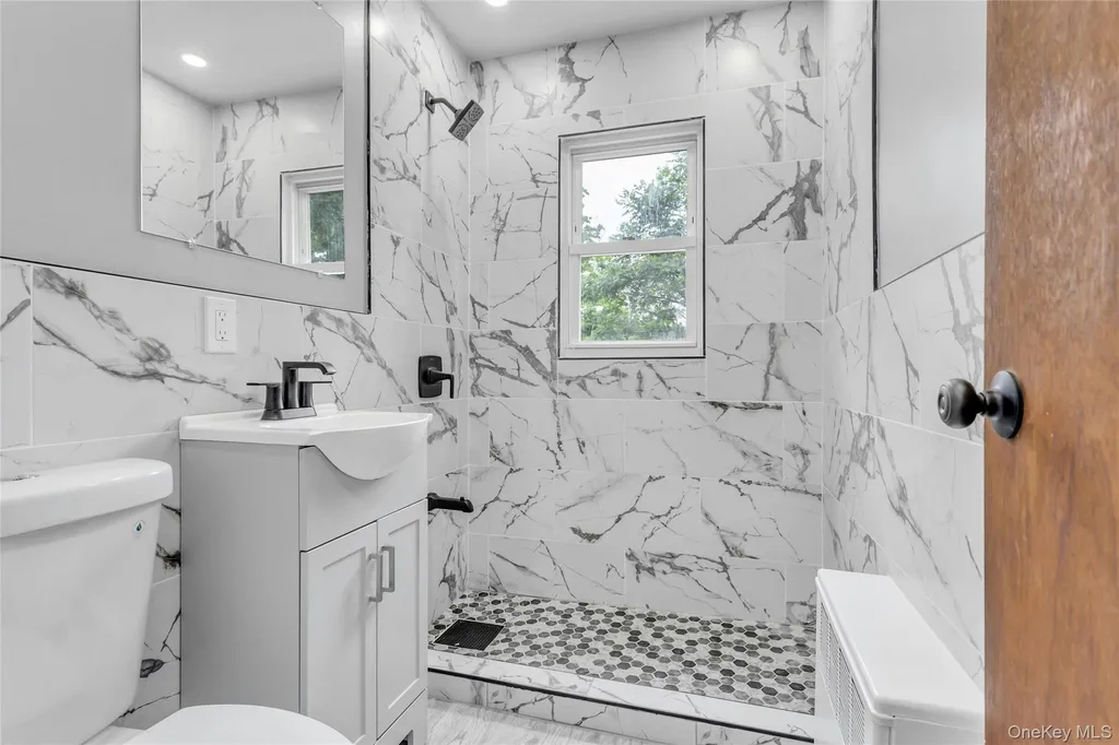 26 Woodland Street Ronkonkoma NY 11779